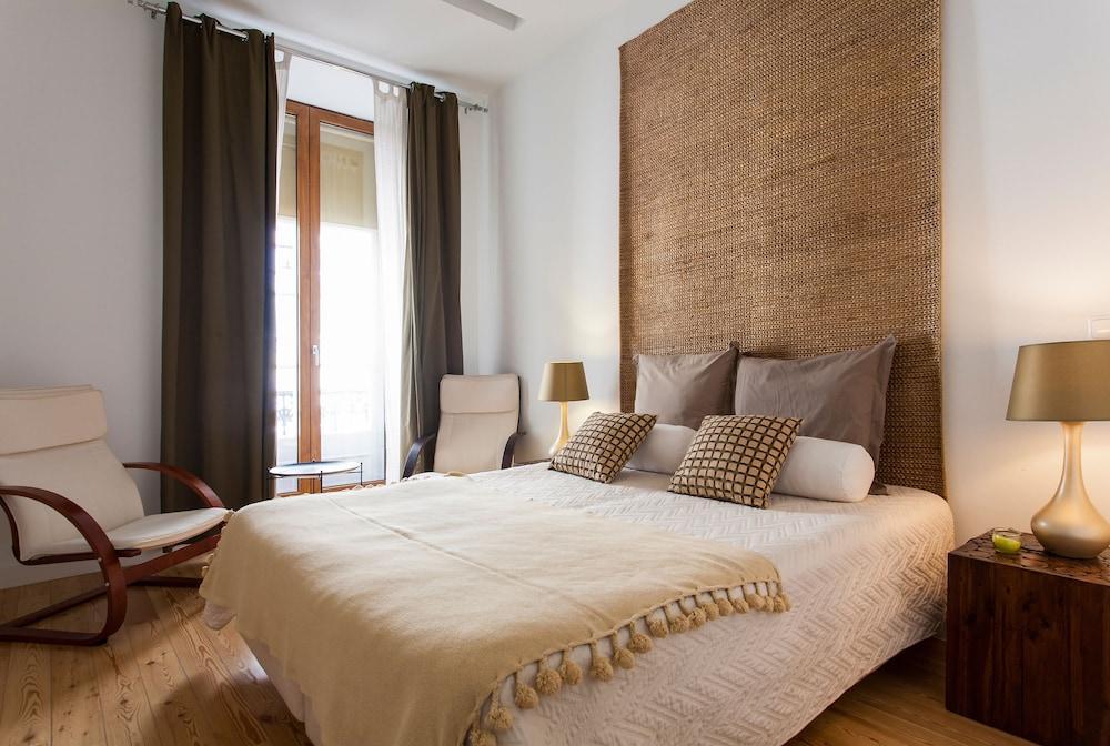 Downtown Brown By Homing Hotel