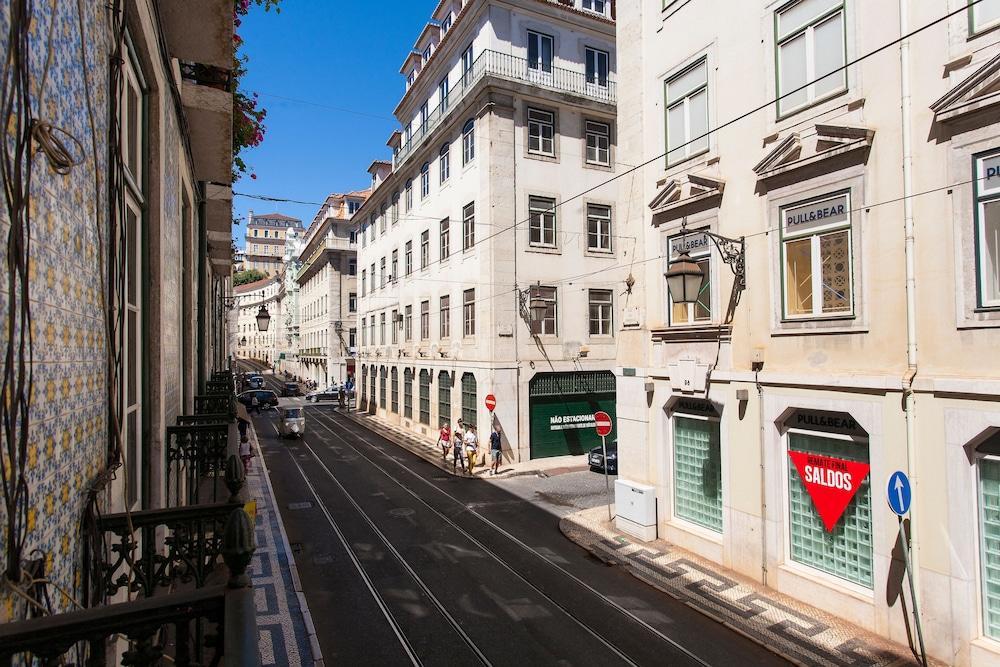 Downtown Brown By Homing Hotel 4*